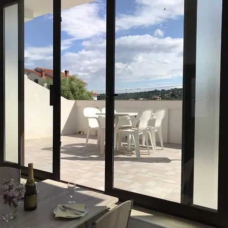 Apartment In With Sea View, Terrace, Air Conditioning, Wi-fi Lopar