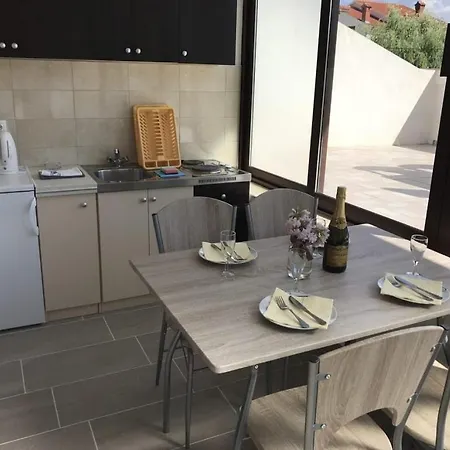 Apartment In With Sea View, Terrace, Air Conditioning, Wi-fi