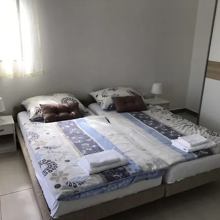 In With Sea View, Terrace, Air Conditioning, Wi-fi