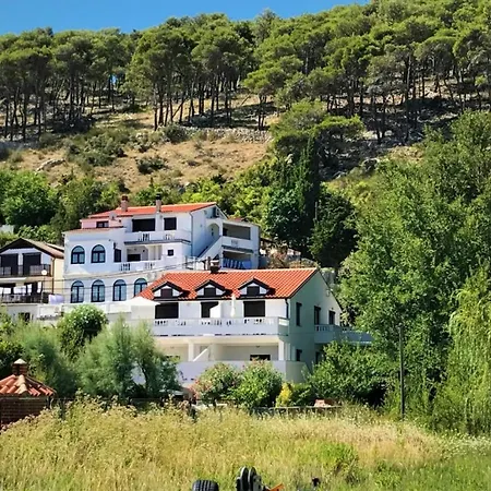 In With Sea View, Terrace, Air Conditioning, Wi-fi Apartment *